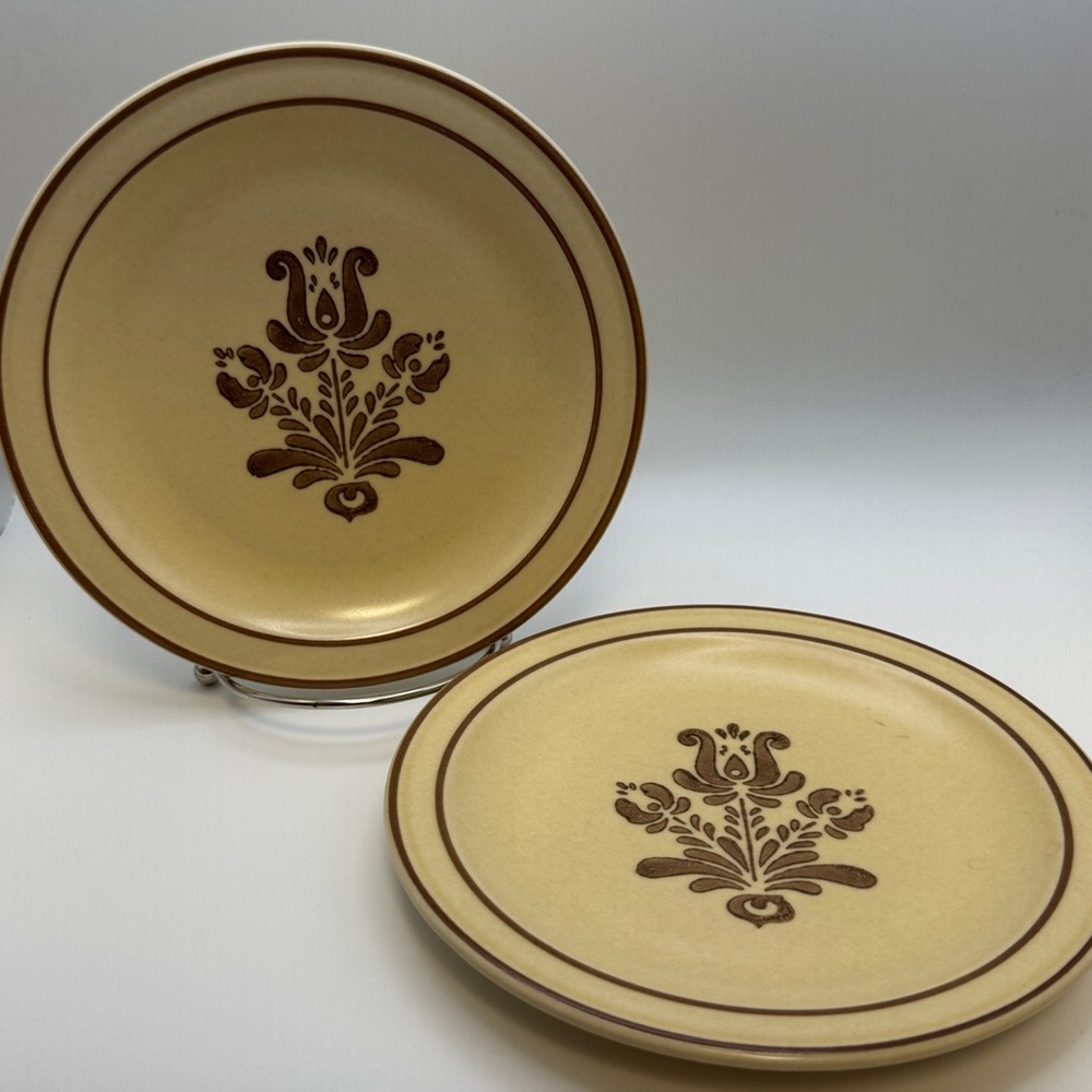 Village pattern by Pfaltzgraff bread plates set of 2